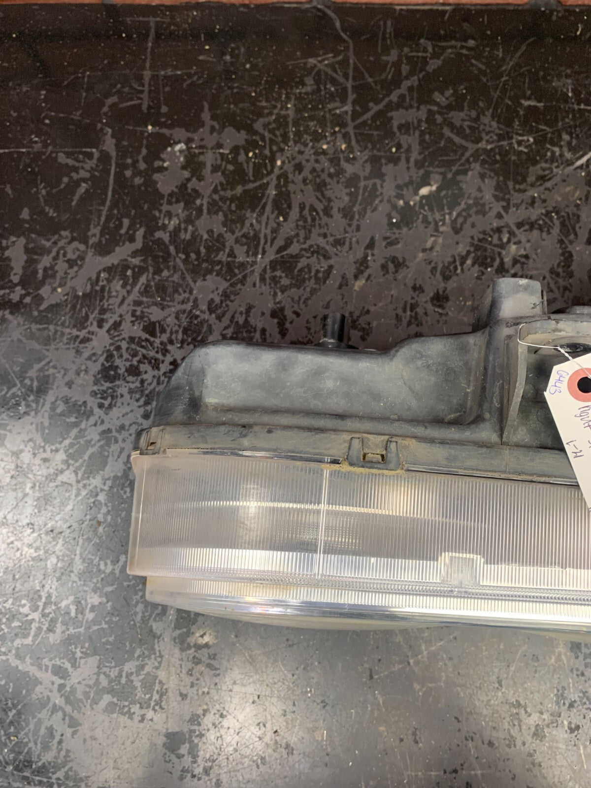 2008-2014 Dodge Challenger Headlight Passenger Right Side Head Lamp 00039293