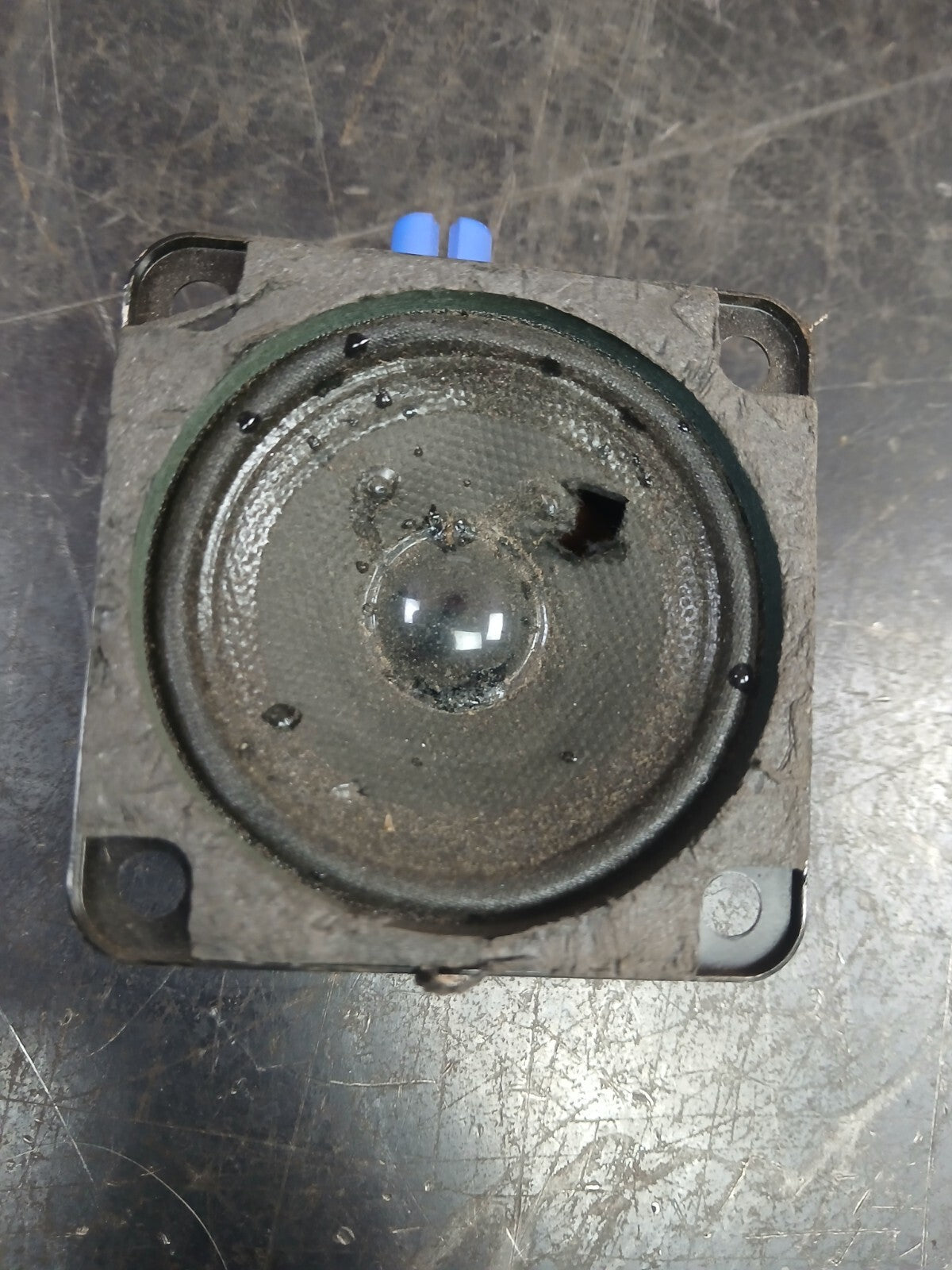 03-06 Yukon Tahoe Suburban Escalade Rear Quarter Pillar Speaker 15063259 Damaged