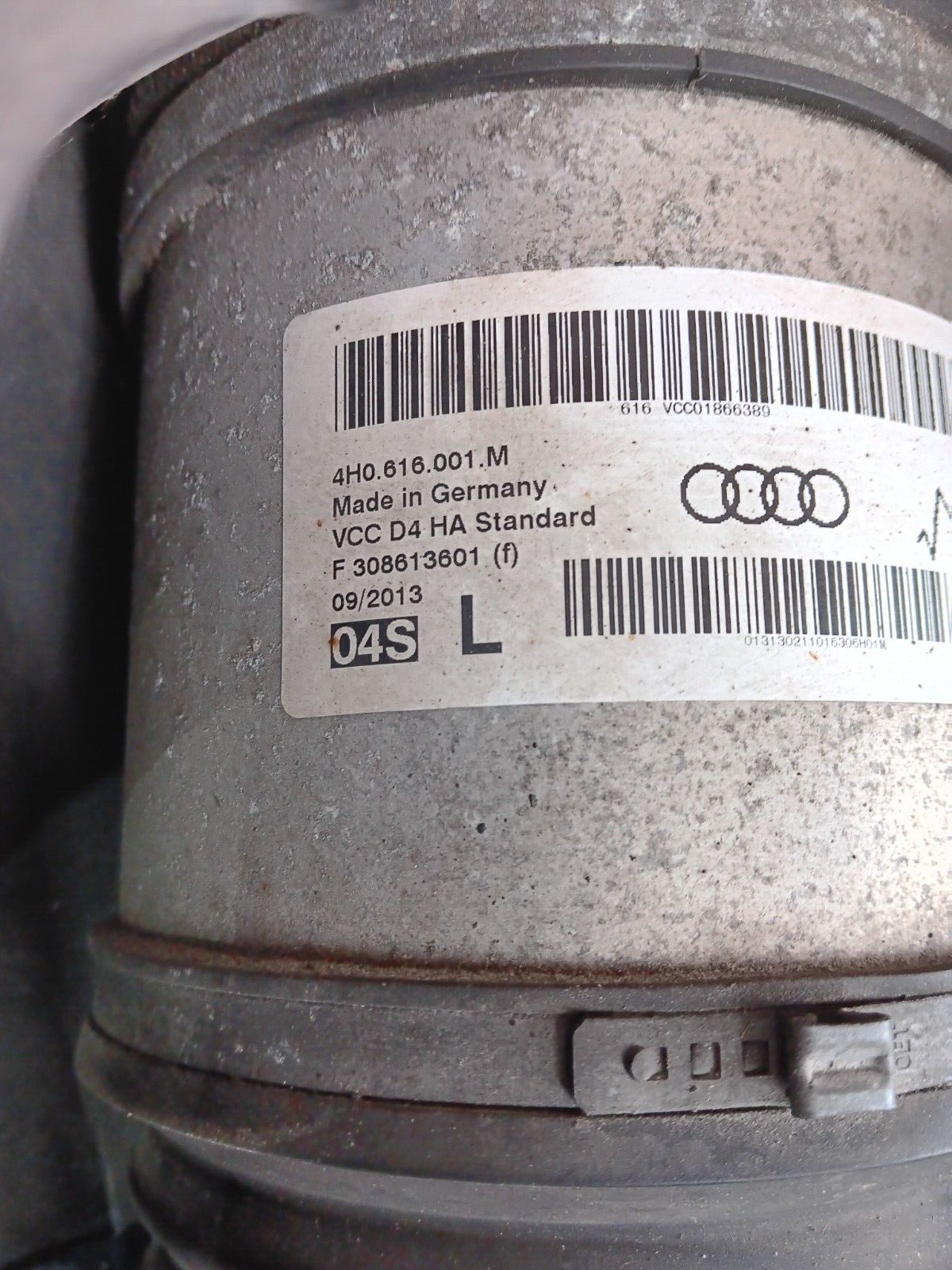 2011-2018 Audi A8/S8 Rear Left Air Suspension Strut Shock Absorber 4h0 616 002 m