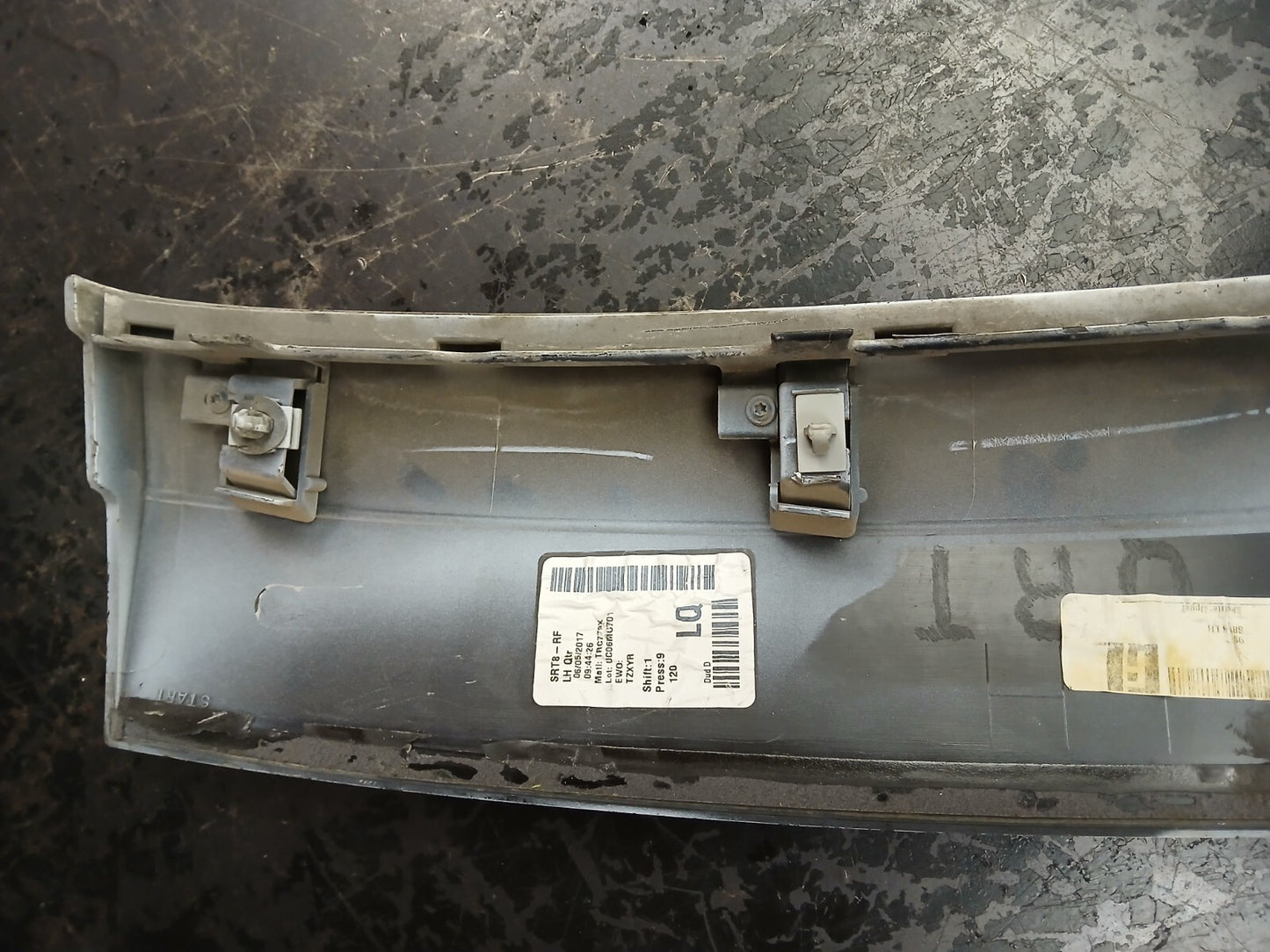 2013-2022 Jeep Grand Cherokee Driver LH Side Door Wheel Arch Flare Molding