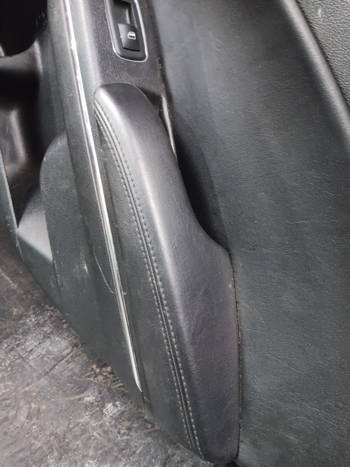 2011-2014 Dodge Charger Rear Passenger RH Side Interior Door Panel 1jr42dx9ai