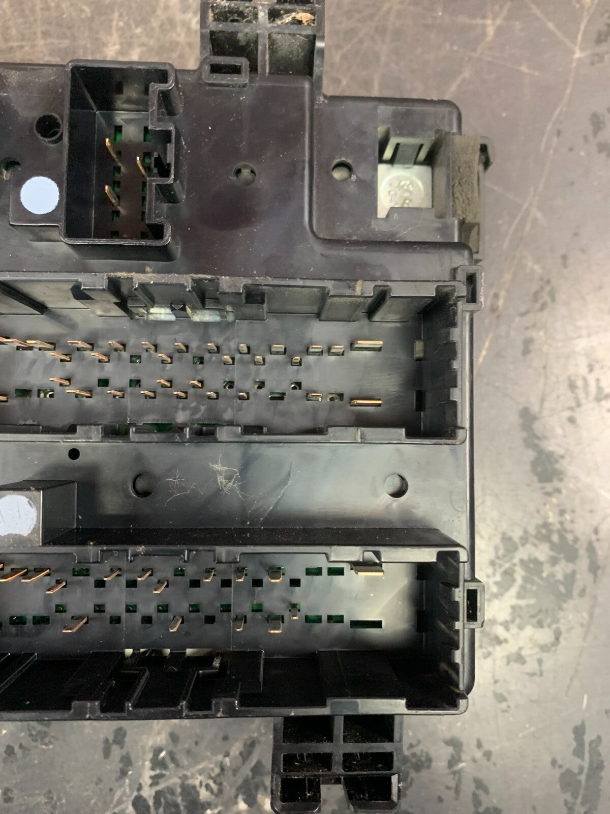 2015 RAM 1500 OEM FUSE BOX INTELLIGENT POWER DISTRIBUTION CENTER 68243263AC