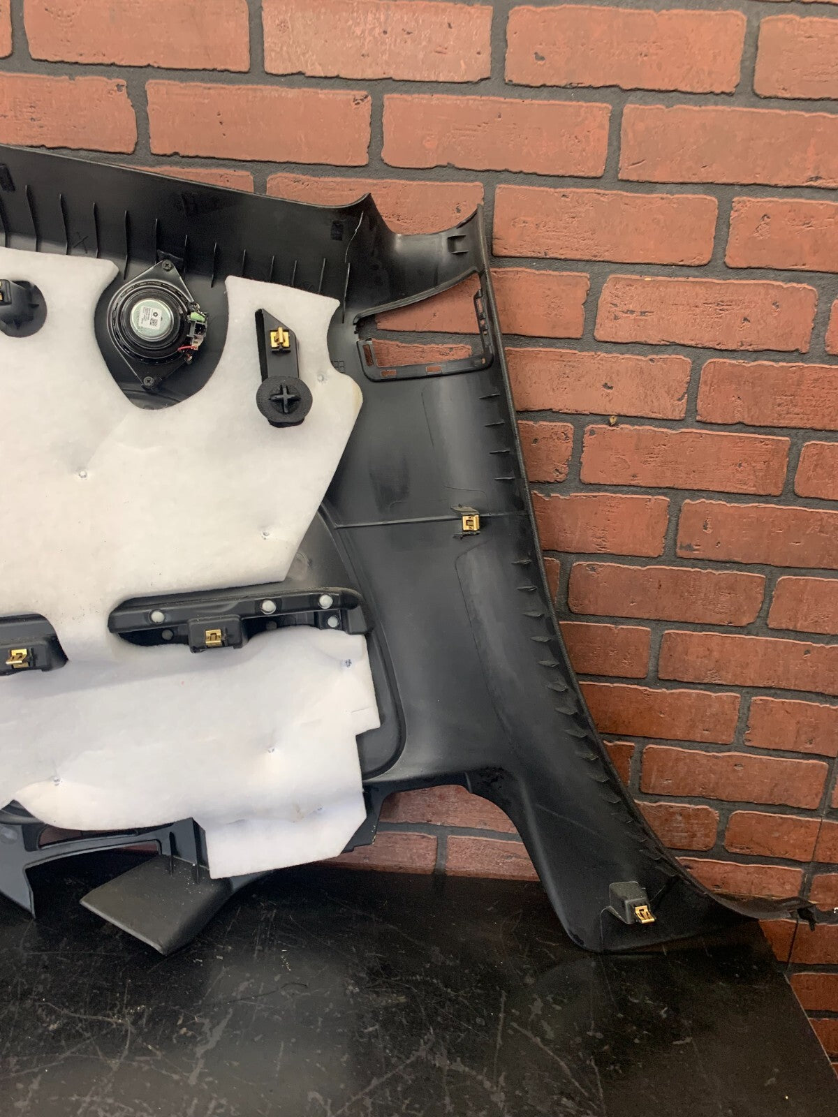 2015-2023 DODGE CHALLENGER PASSENGER RH SIDE QUARTER TRIM PANEL 1ZA08DX9AE