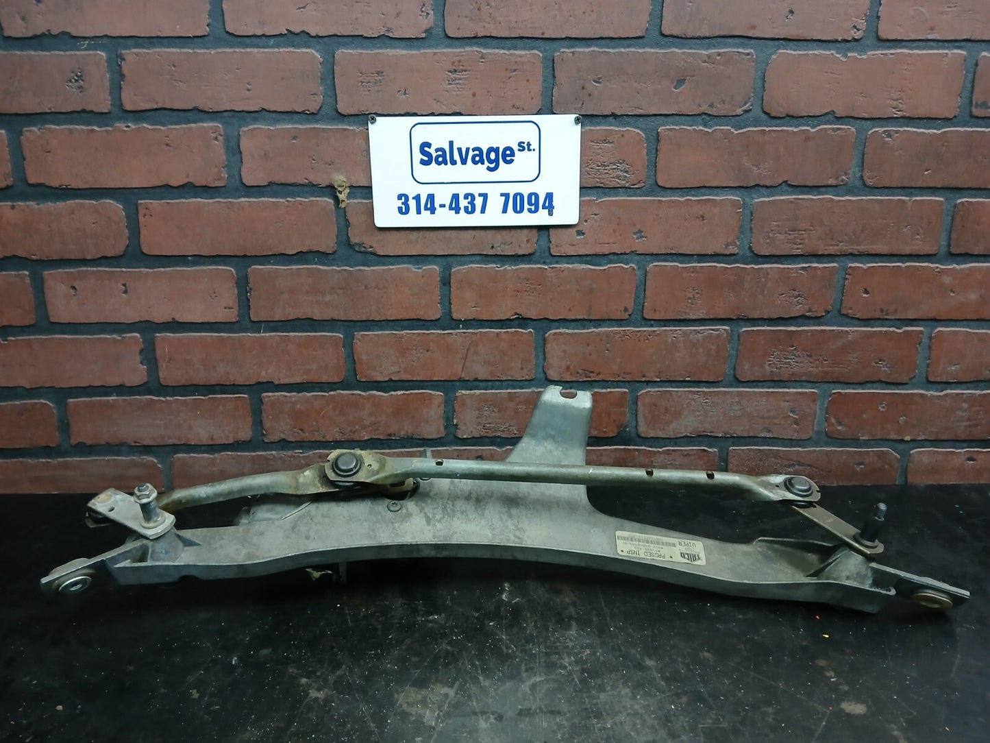 Gen 3-4 (03-10) Dodge Viper Front Windshield Wiper Linkage Assembly 04865509ad
