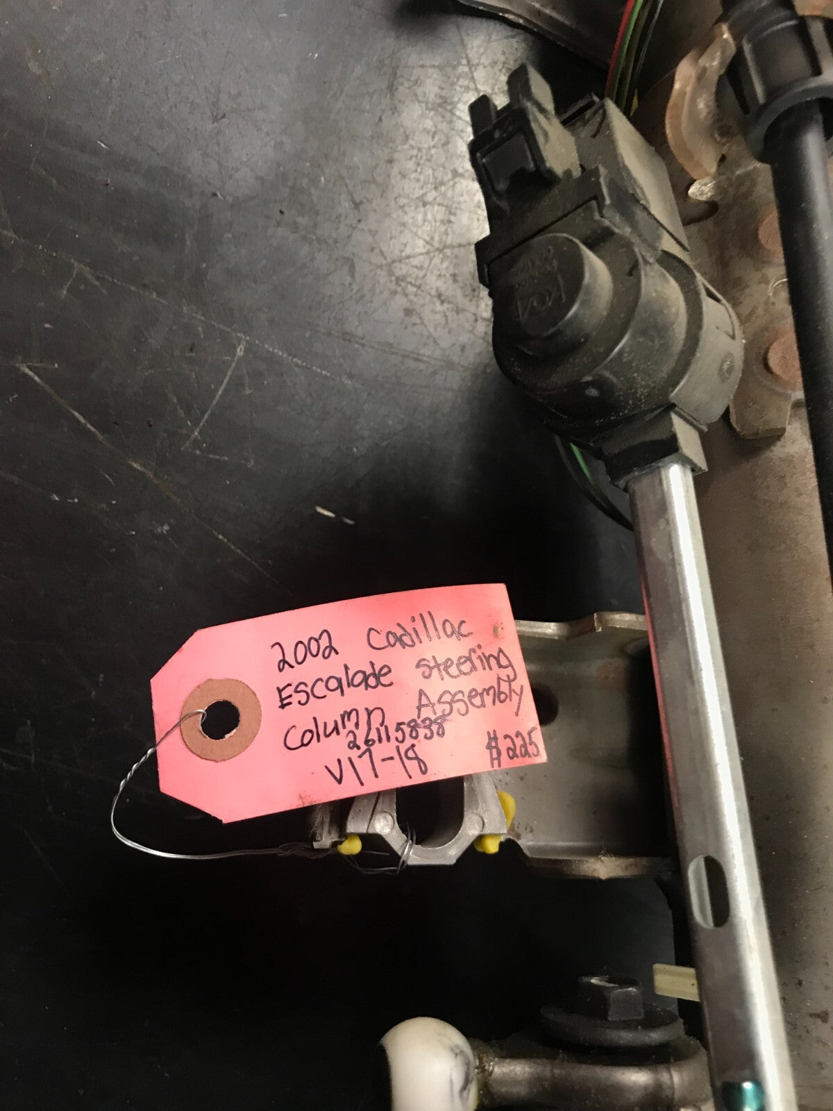 2002 Cadillac Escalade Steering Column Assembly 26115838