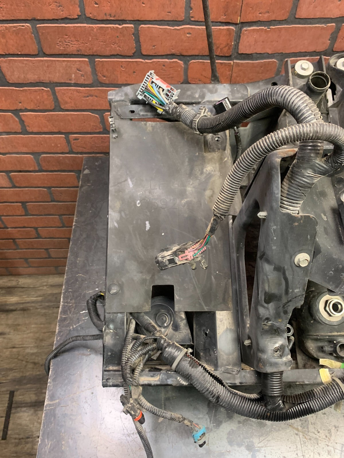 2009 Suburban/Tahoe Complete Radiator Fan Cooling Assembly Support ECU Wiring