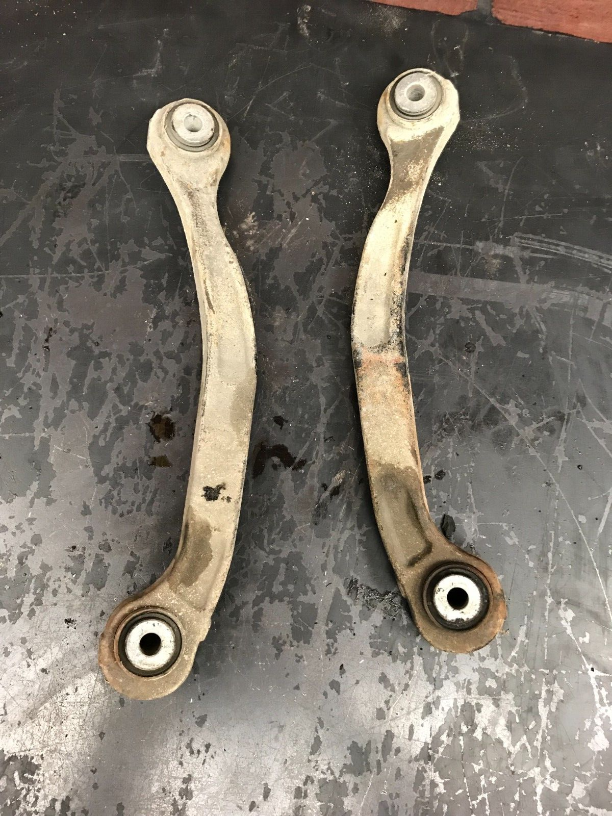 2020 Dodge Challenger Rear Upper RH & LH Set of 2 Control Arms SPN027667