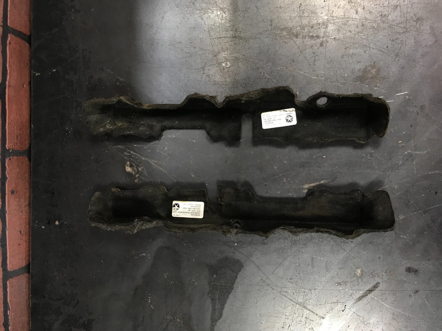 2011-2023 Jeep SRT/Dodge/Chrysler 6.4L Fuel Distributor Rail Cover Trim Set OEM