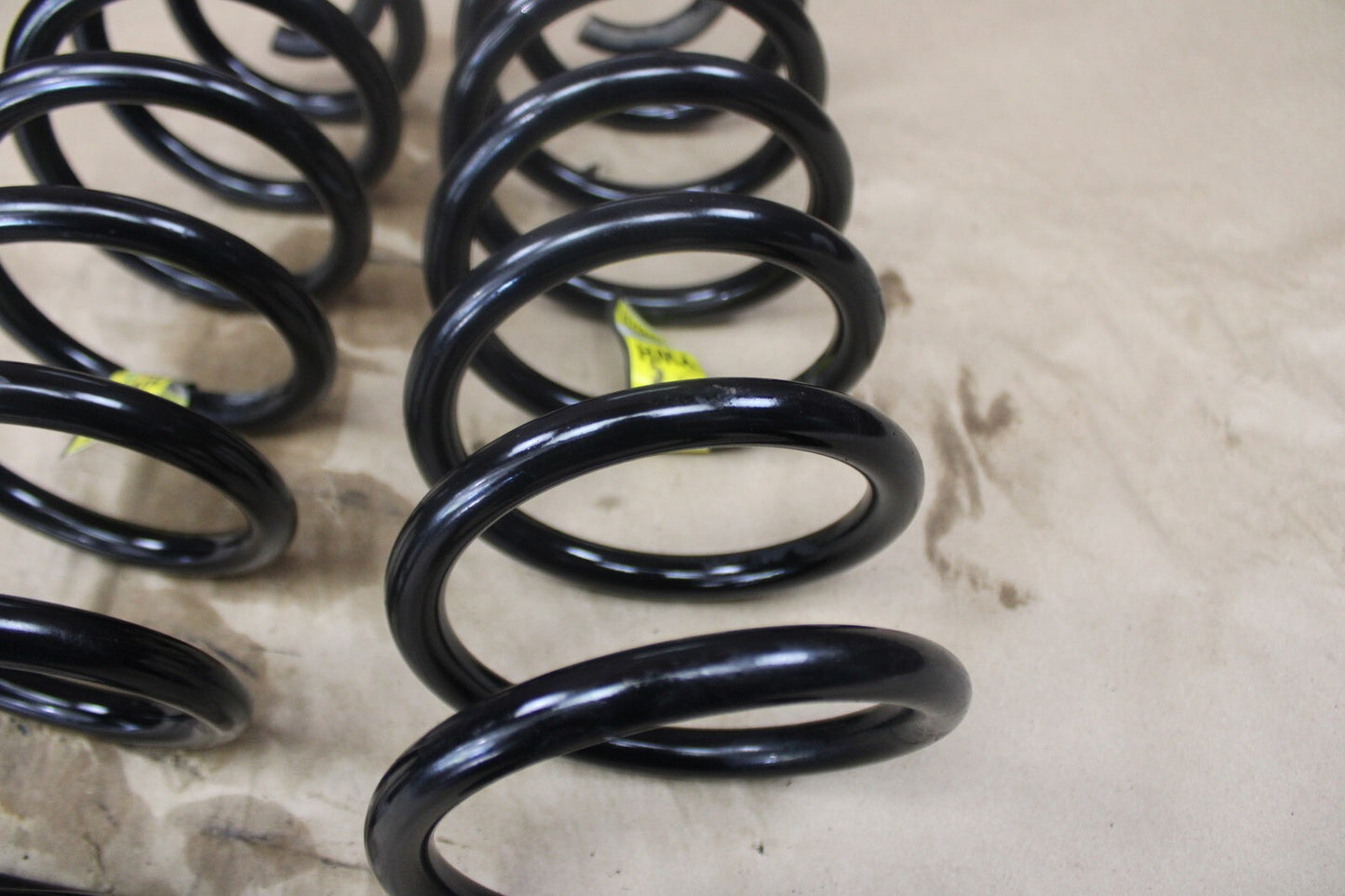 2007-2014 Escalade GMC Yukon Chevy Tahoe Rear Coil Springs Set GM OEM 25783731