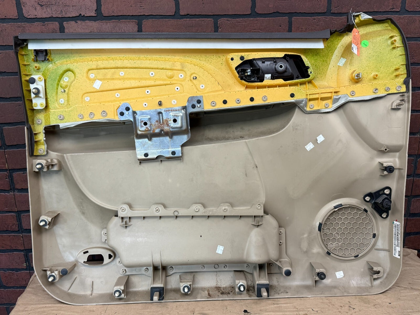 2007-2009 GMC YUKON ESCALADE OEM FRONT RIGHT PASSENGER INTERIOR DOOR PANEL BEIGE