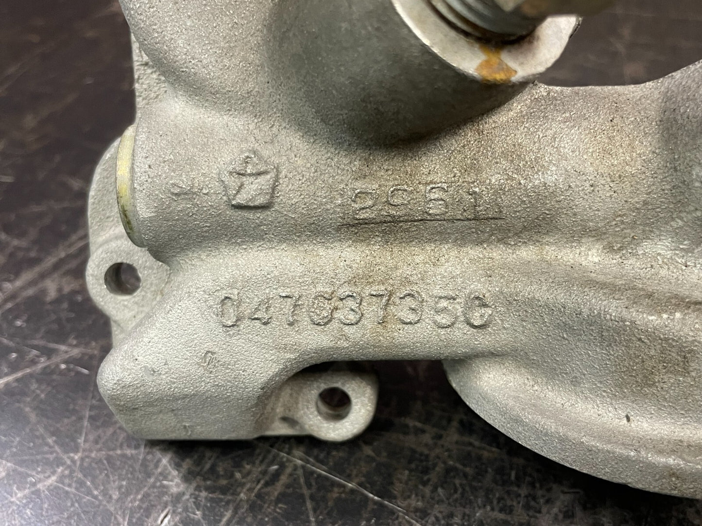 1996-2002 Dodge Viper 8.0L Oil Filter Housing Adapter With Thermostat 04763735C