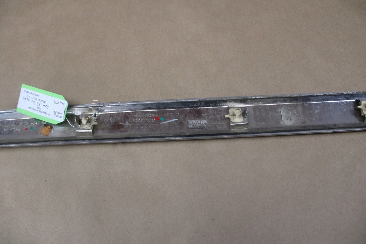 05-10 JEEP GRAND CHEROKEE SRT8 OEM REAR RIGHT CHROME MOLDING TRIM 55156846AC