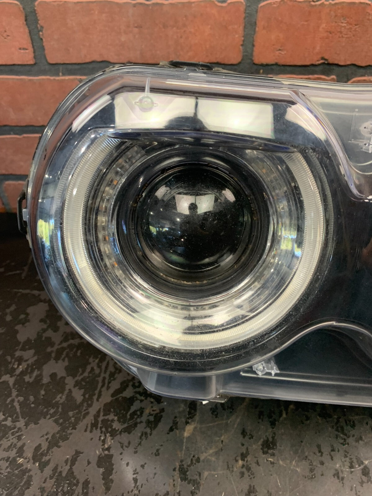 2015-2023 Dodge Challenger Driver LH Side Headlight Assembly OEM 68174065A