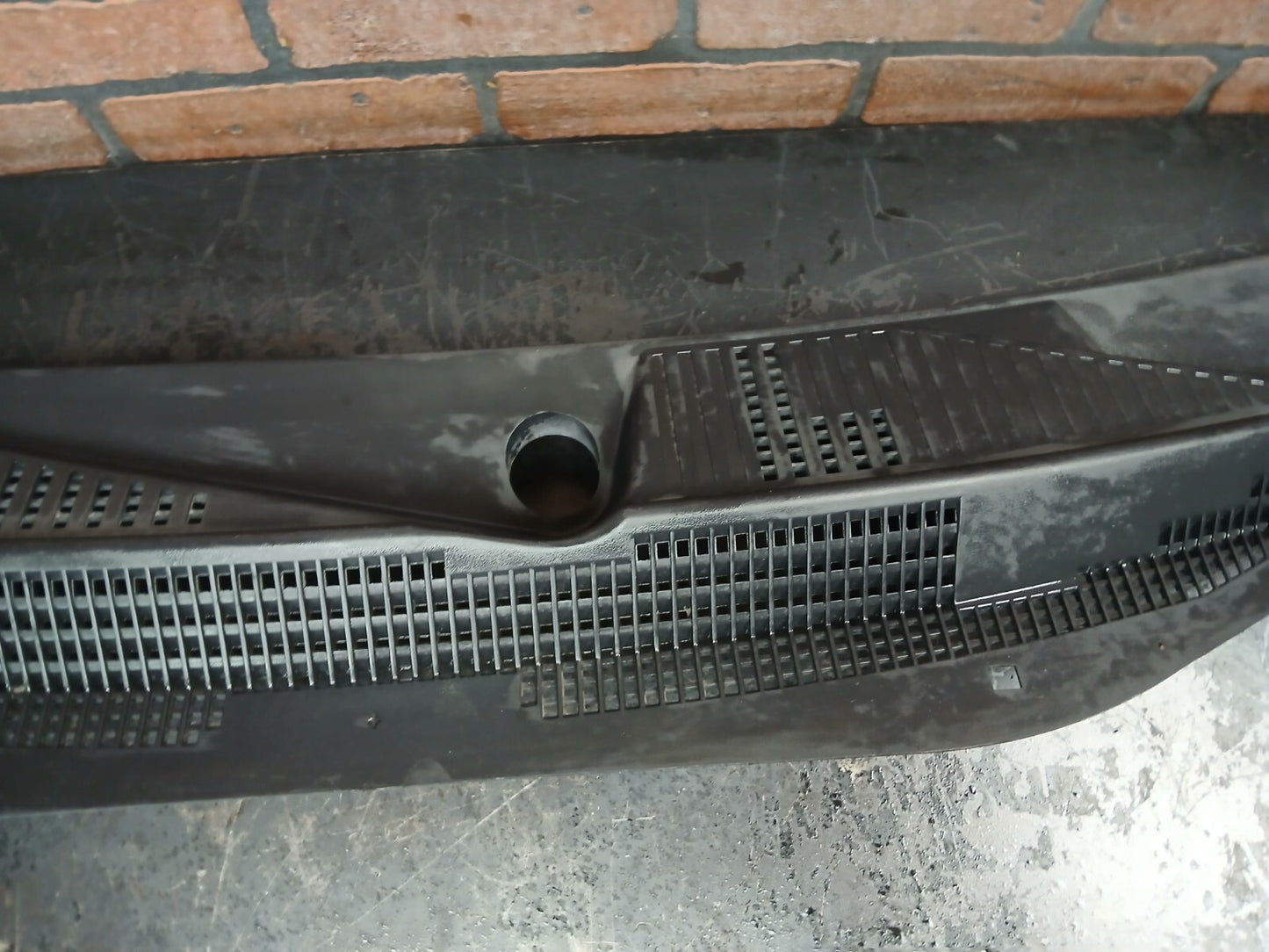 2007-2012 Dodge Caliber Mopar Windshield Grille Cowl Top Panel 05303815af