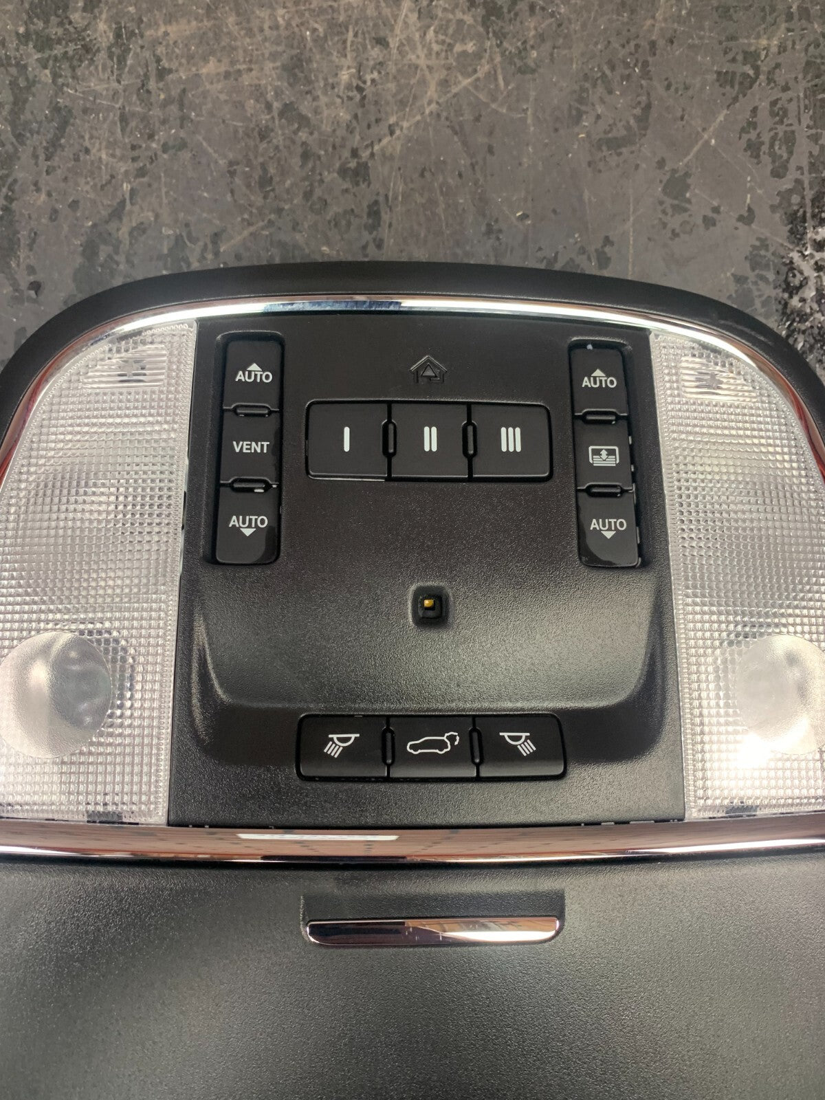 2014-2022 Jeep Grand Cherokee Overhead Console Assembly OEM 1VS381X9AD