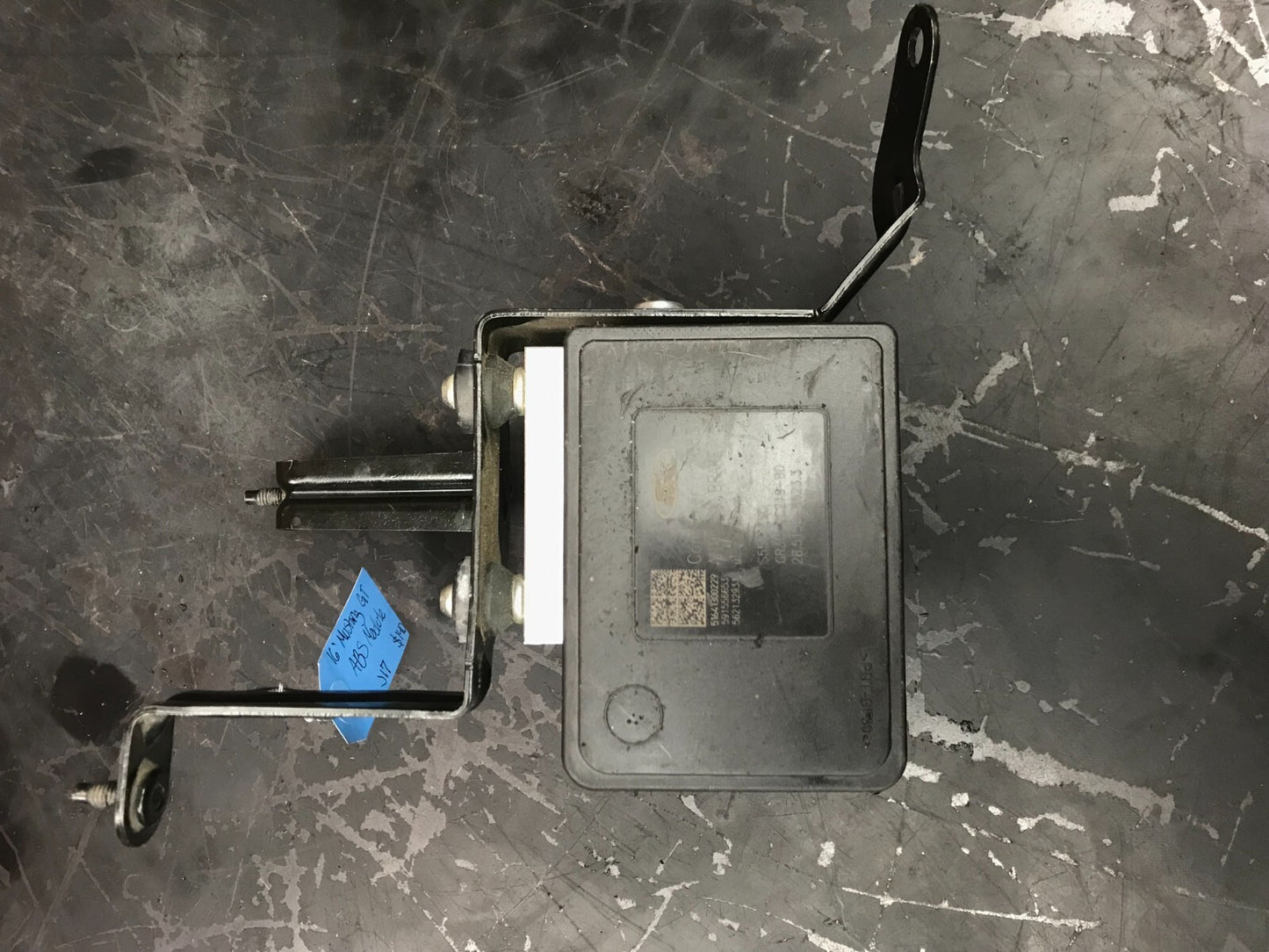 2016 Ford Mustang GT ABS Anti Lock Brake Lock Pump Module GR3C-2C405-BC