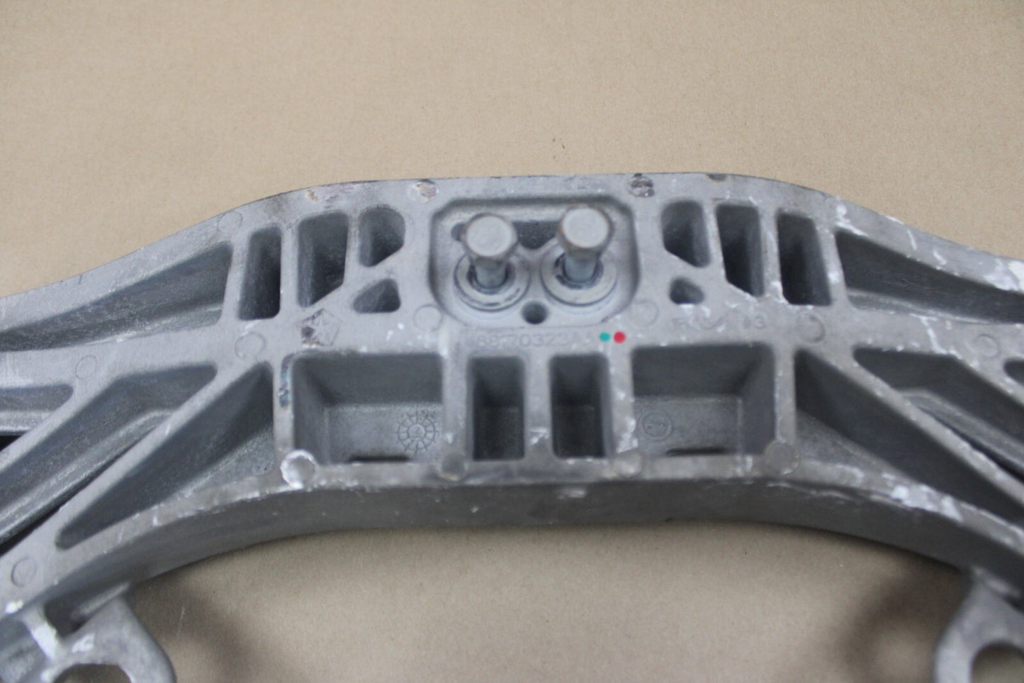 15-23 DODGE CHARGER AUTO TRANSMISSION 3.6 CROSSMEMBER MOUNT BRACKET 68170323AA