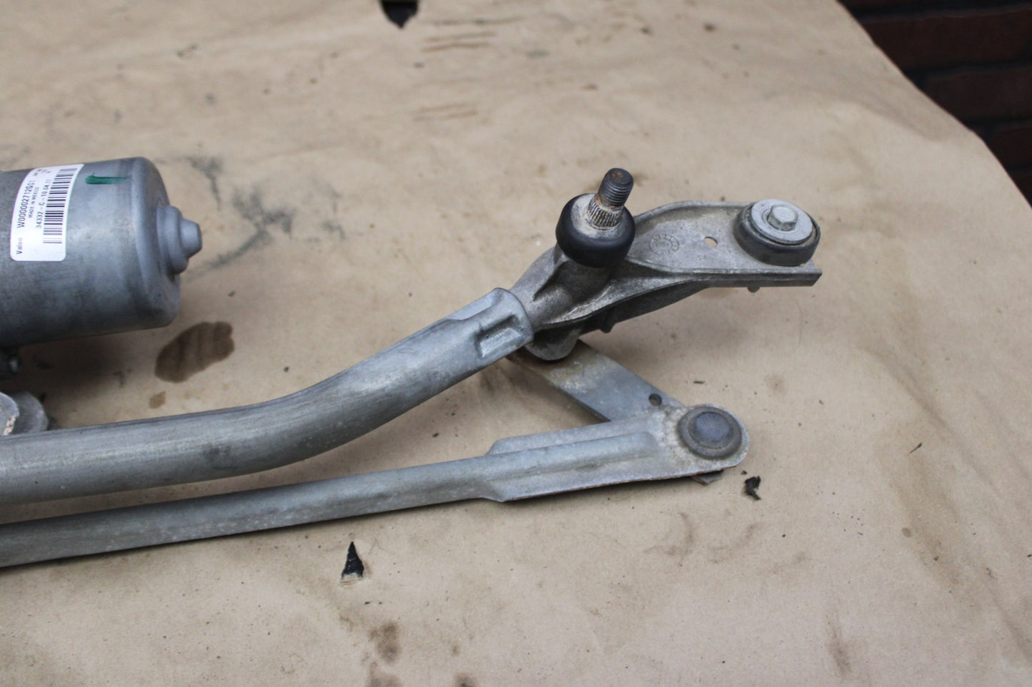 2007-2014 GMC Cadillac Escalade Front Windshield Wiper Motor & Linkage Assembly