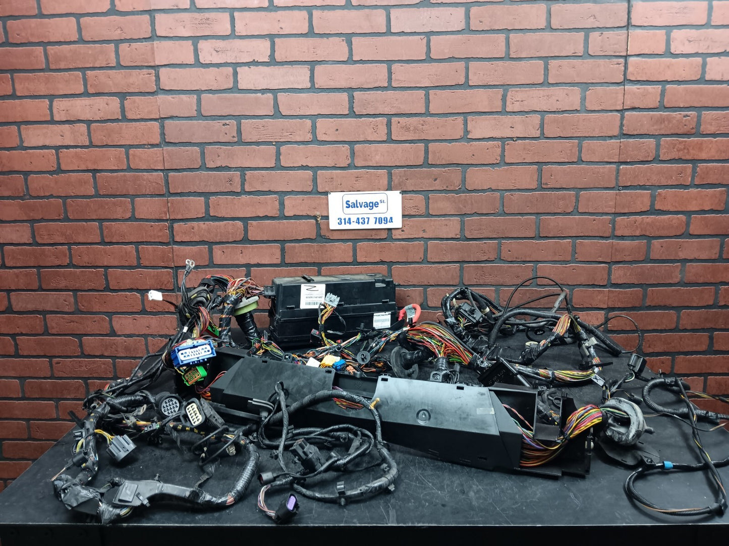 2010-2013 Land Rover Engine Wire Wiring Harness w/ Fuse Box AH22-14290-APB