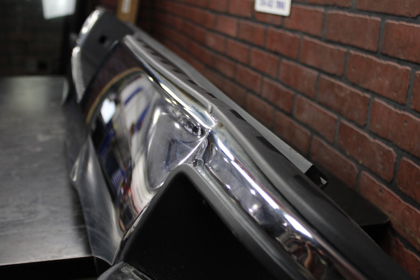 2014-2019 CHEVY SILVERADO/GMC SIERRA 1500 REAR BUMPER COVER STEP CHROME OEM DENT