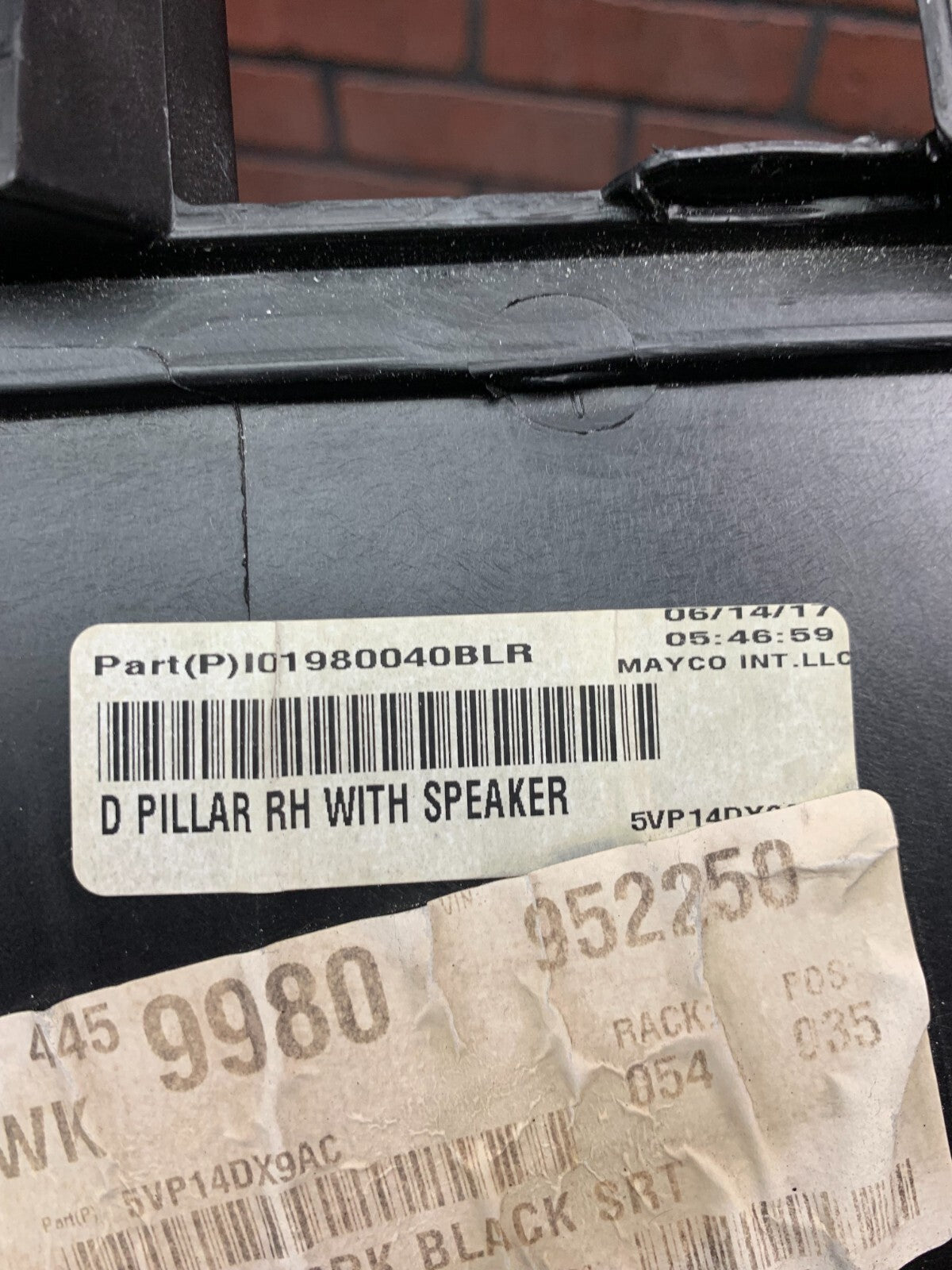 2016-2022 JEEP GRAND CHEROKEE REAR RIGHT RH SIDE PILLAR TRIM PANEL COVER OEM