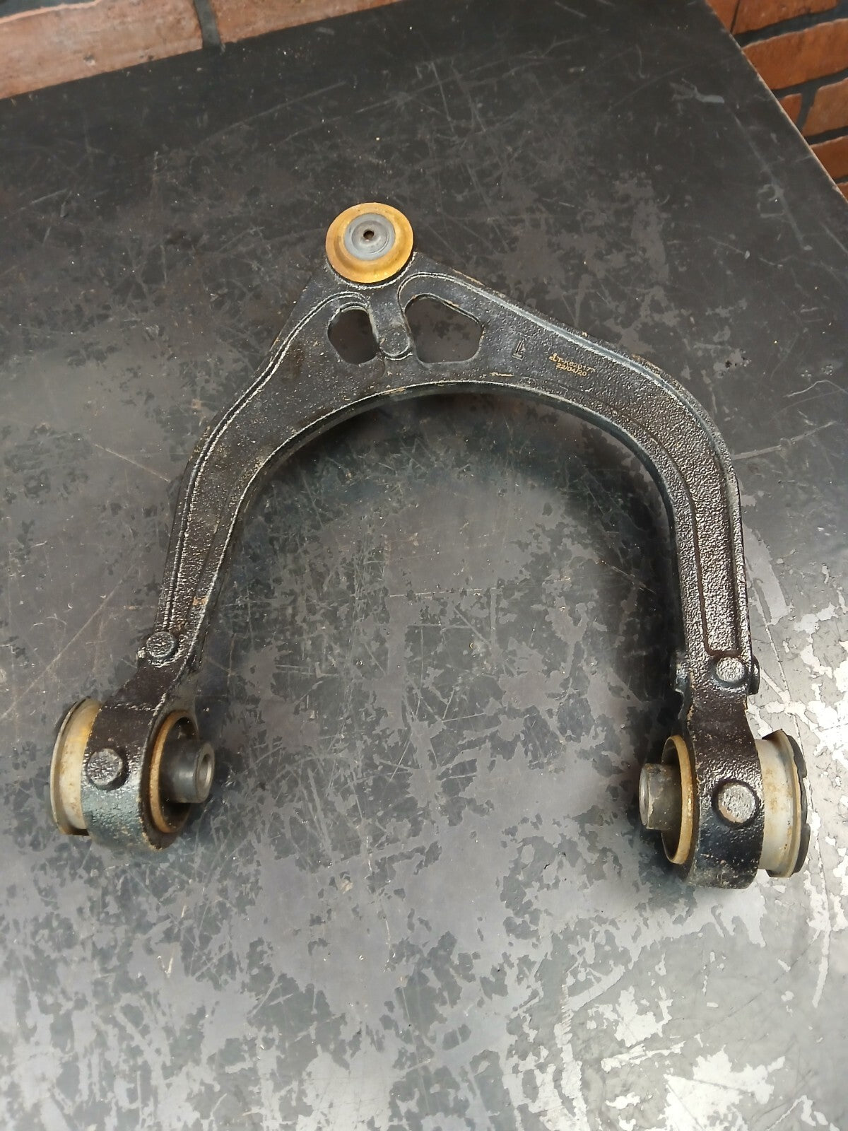 2008-2010 Dodge Challenger Front Upper LH & RH Control Arm Set spn027462