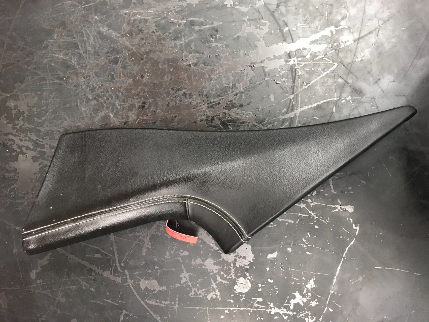 13 14 18 Chrysler 300 Black Driver LH Side Console Side Panel 1UJ91DX9AC