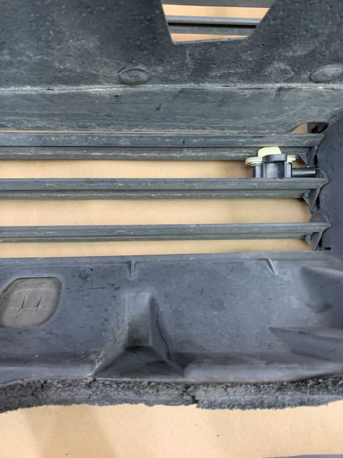 2015-2019 DODGE RAM 1500 5.7 Active Air Shutter Classic Style OEM Missing Slats