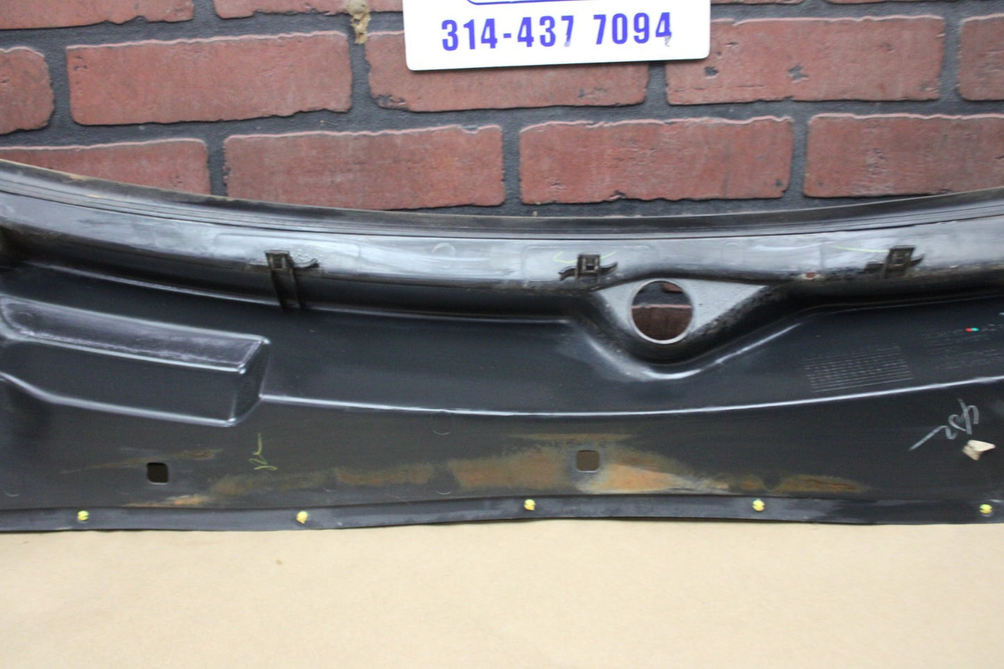 08-23 CHALLENGER SRT8 OEM EXTERIOR WINDSHIELD WIPER COWL TRIM PANEL 05028757AD