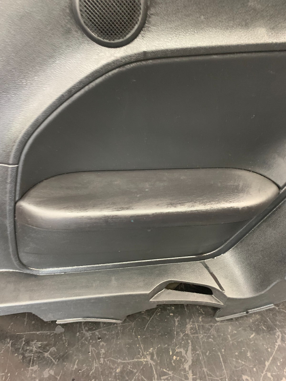 2015-2023 DODGE CHALLENGER PASSENGER RH SIDE QUARTER TRIM PANEL 1ZA08DX9AE
