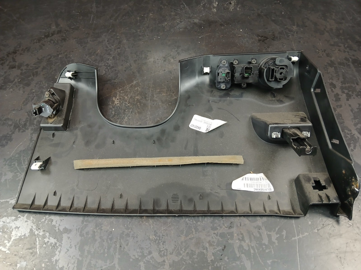 2015-2023 Dodge Challenger Lower Steering Column Cover Knee Panel s5la15dx9ac