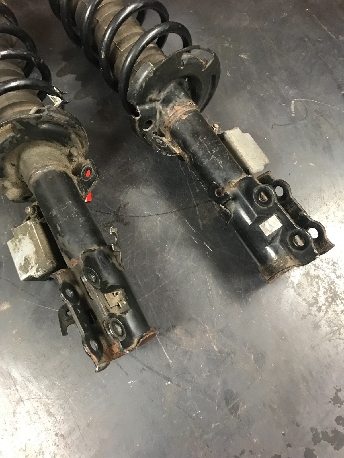 2006-2010 Chrysler 300 Front Shock Absorber Strut Set W/ Coil Springs 1410151