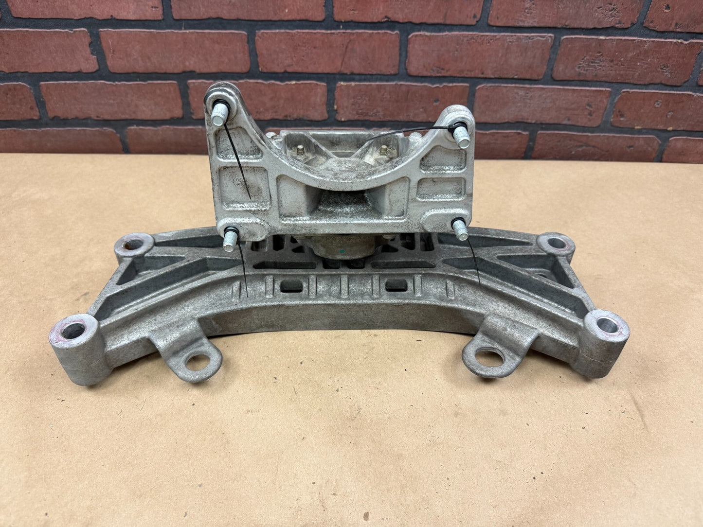 2015-2023 Charger Challenger 300 SRT8 Transmission Mount Crossmember Bracket
