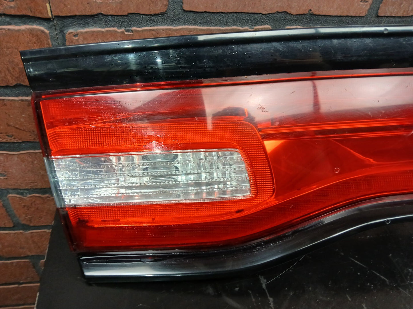 2011-2014 Dodge Charger Rear Center Tail Light Brake Light Assembly 57010652ae