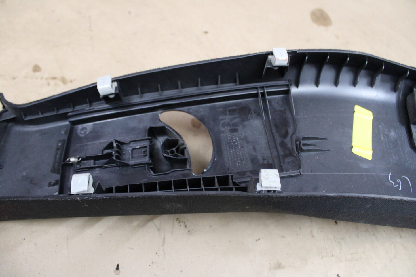 2011-2023 DODGE CHARGER RIGHT PASSENGER SIDE CENTER B PILLAR COVER TRIM OEM