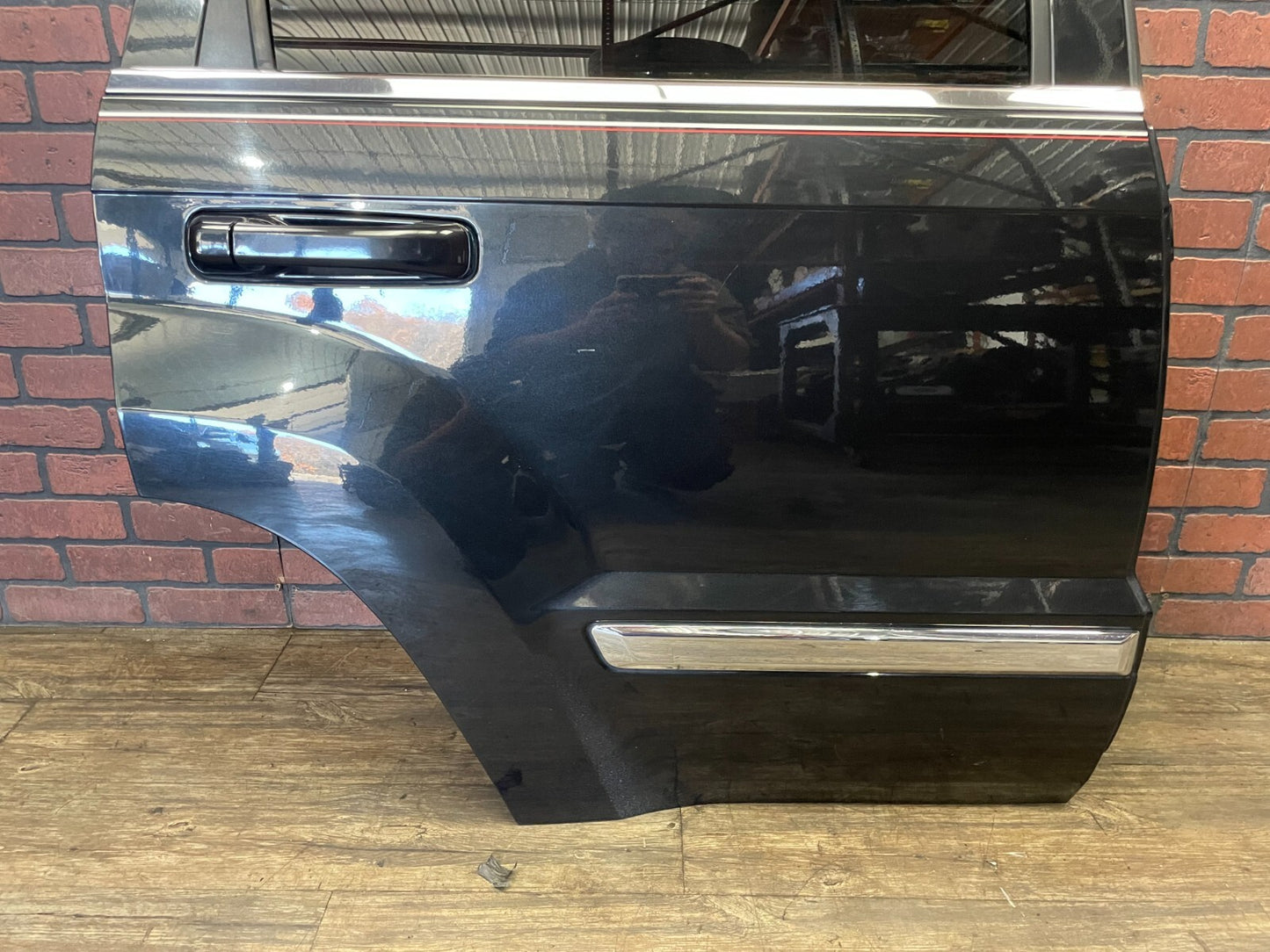 2005-2010 Jeep Grand Cherokee SRT8 OEM RH Right Passenger Rear Door Assembly PXR