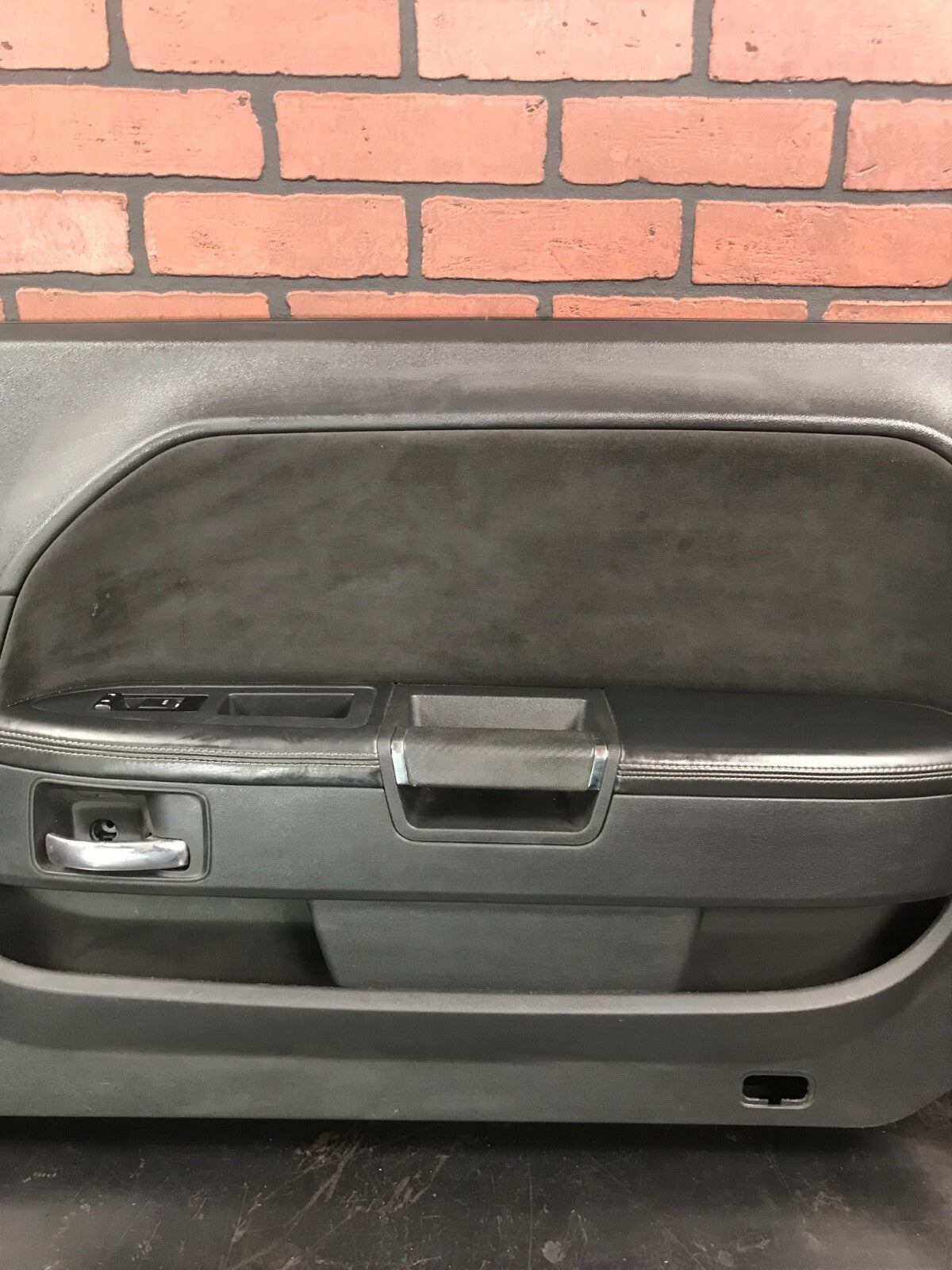 2008-2010 Dodge Challenger SRT Front Passenger RH Side Door Panel 1FU101DVAJ