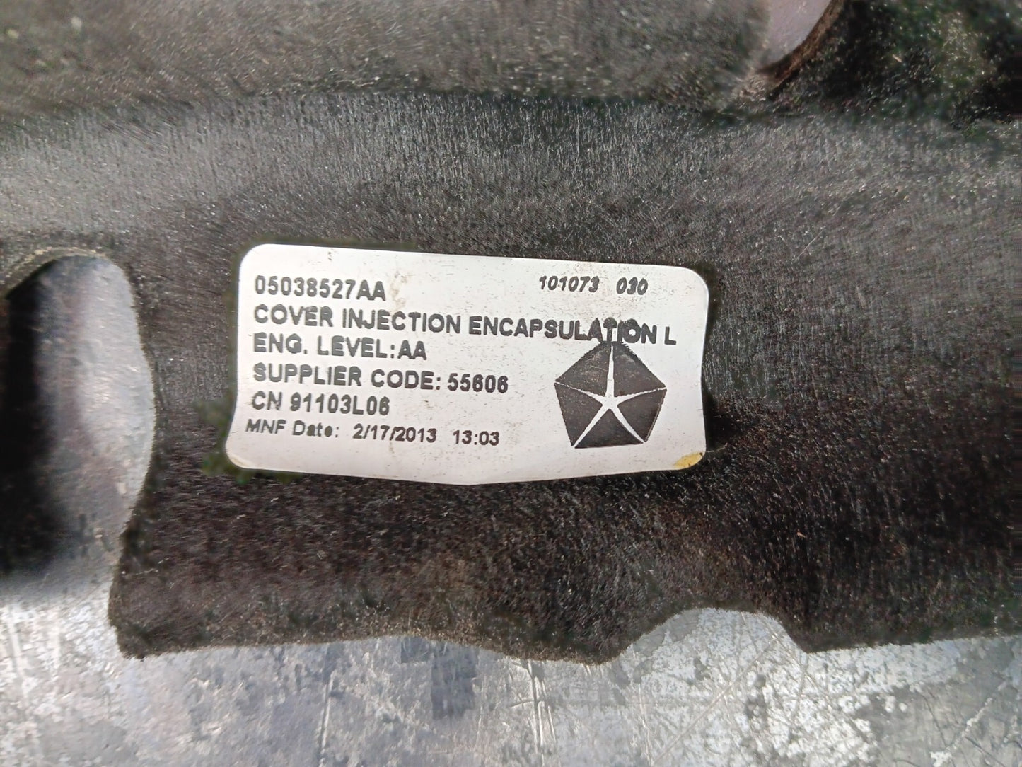 2011-2024 Dodge/Jeep/Chrysler 6.4L Hemi Fuel Rail Cover Set 05038527aa