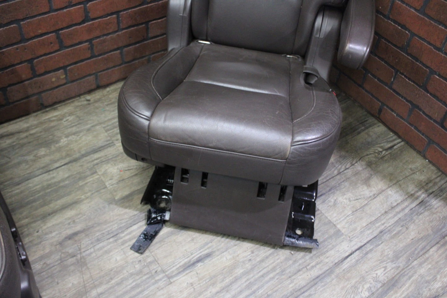 2010-2011 Cadillac Escalade Complete Full Front Rear Seat Set Brown Leather OEM