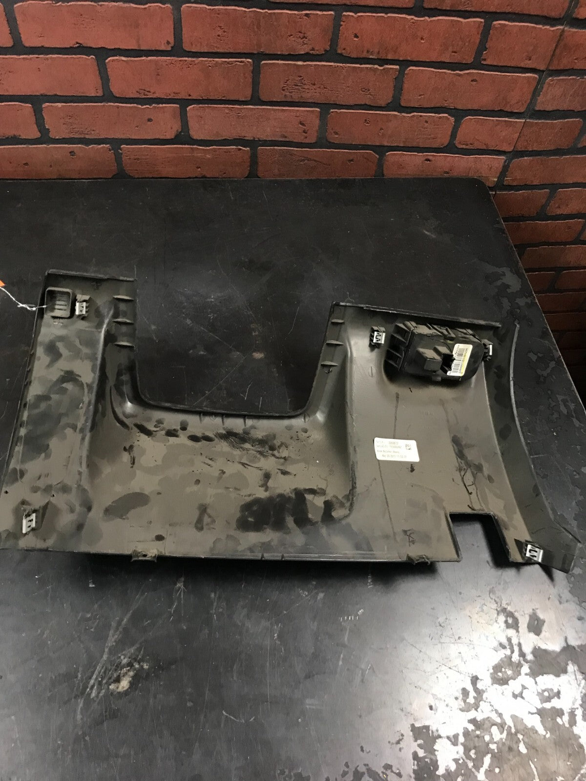2007-2019 GM Lower Knee Bolster Steering Column Cover Panel 22938737