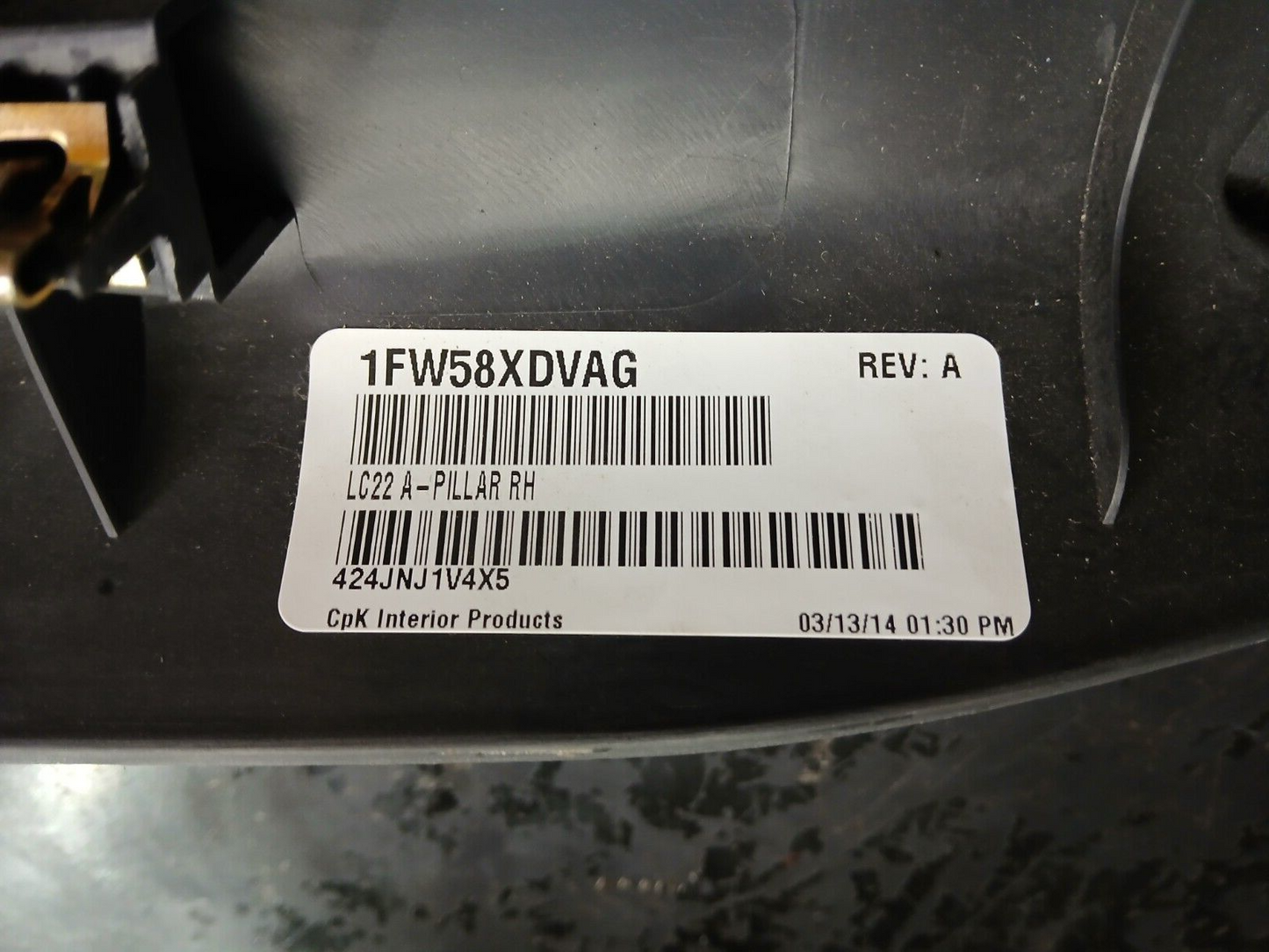2008-2014 Dodge Challenger Passenger RH Windshield Molding A Pillar 1fw58xdvag