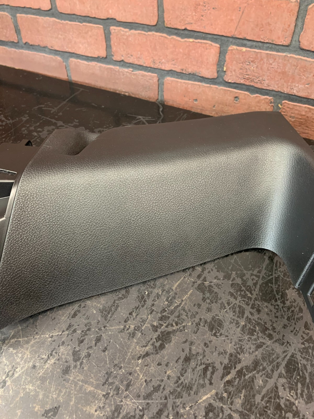 2017-2021 JEEP GRAND CHEROKEE REAR RIGHT C PILLAR TRIM PANEL OEM 5VP06DX9AB