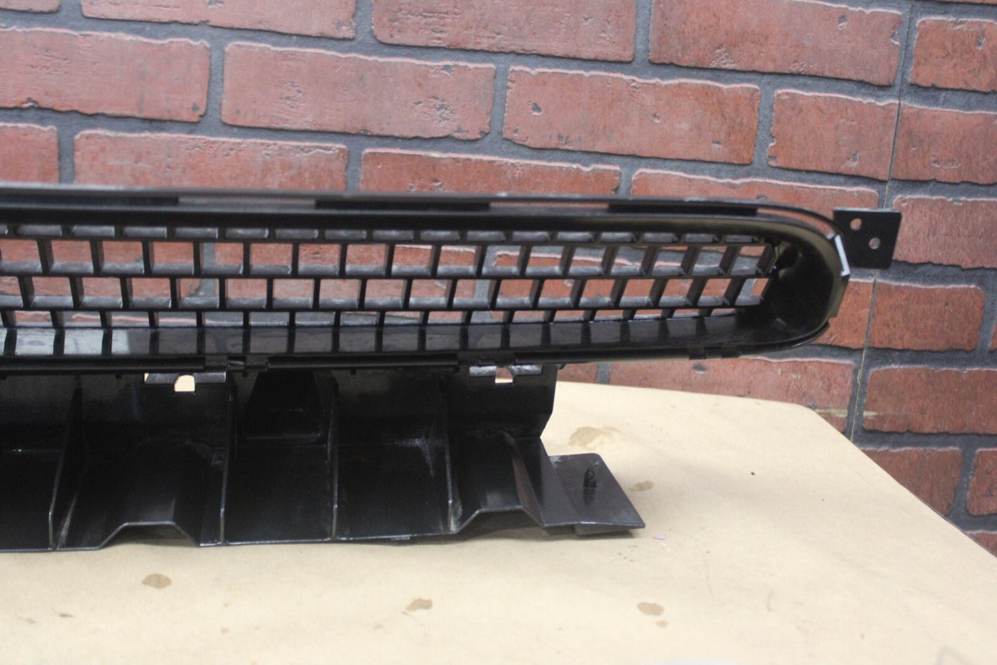 2015-2022 DODGE CHALLENGER FRONT BUMPER LOWER GRILLE ASSEMBLY DG07095GA
