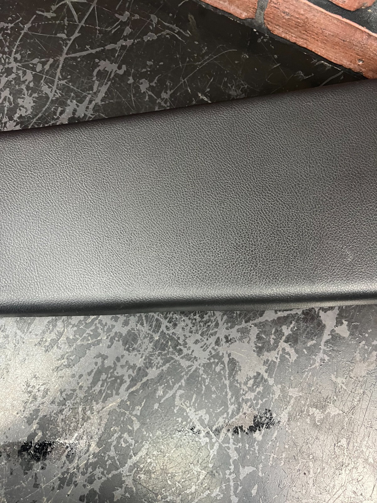 2016-2021 JEEP GRAND CHEROKEE RIGHT B PILLAR UPPER TRIM COVER OEM 5VP04DX9AC