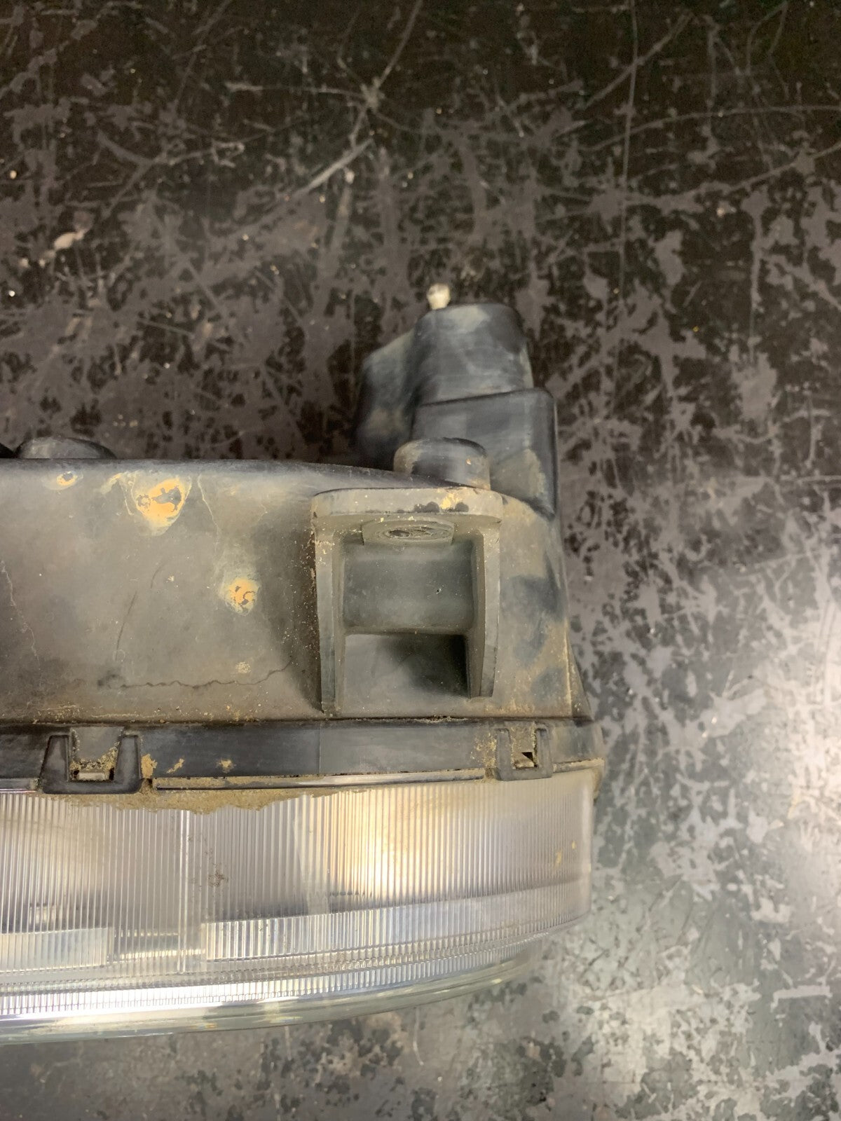 2008-2014 Dodge Challenger Headlight Passenger Right Side Head Lamp 00039293