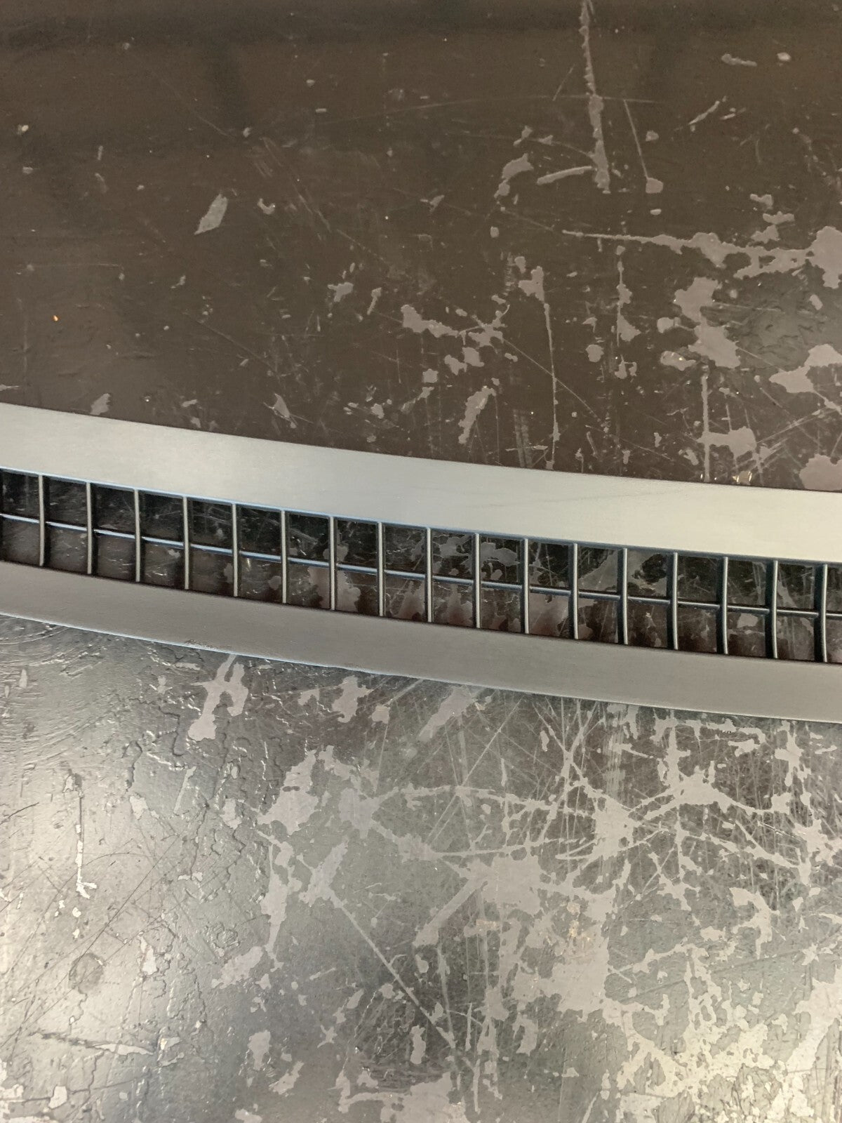 2014-2022 JEEP GRAND CHEROKEE UPPER DASH DEFROSTER GRILLE PANEL VENT OEM