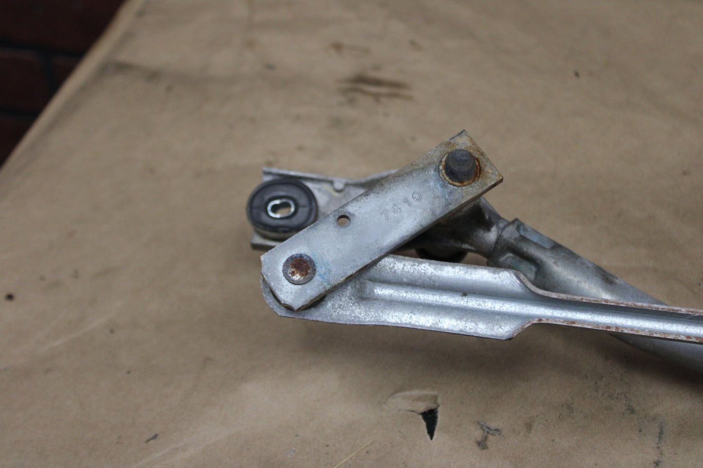 2007-2014 GMC Cadillac Escalade Front Windshield Wiper Motor & Linkage Assembly