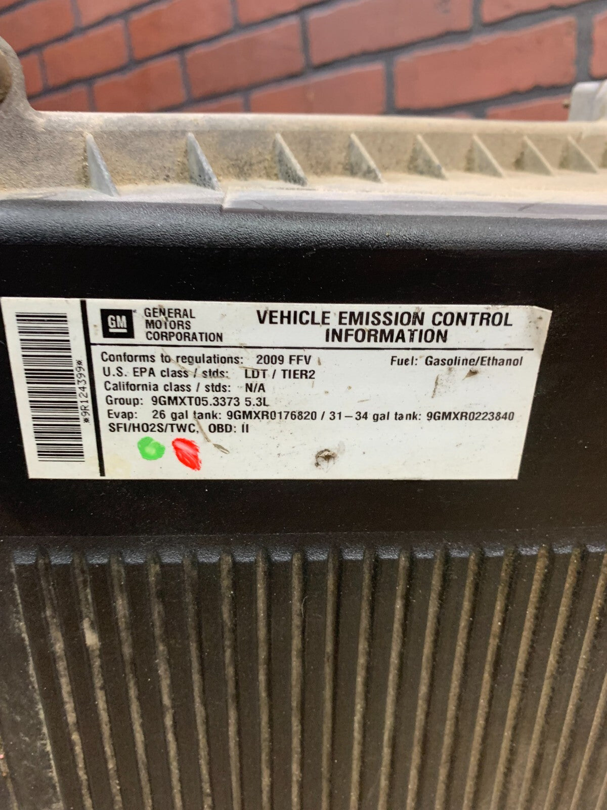2009-2014 GM Suburban Tahoe Yukon Escalade Sierra Air Intake Filter Cleaner Box