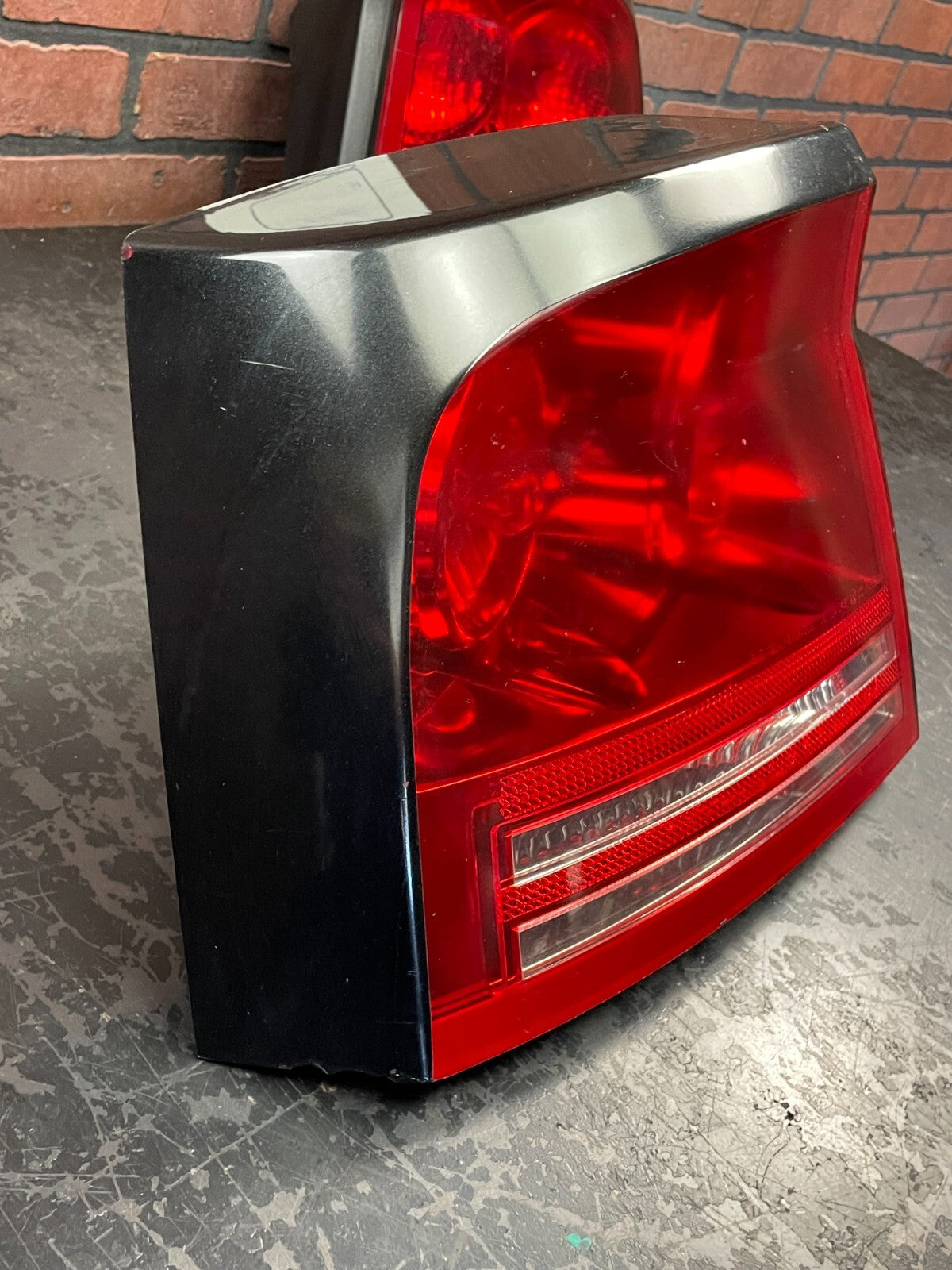 2006-2008 Dodge Charger Taillights Center Rear Brake Light 5174406AA 5174407AA