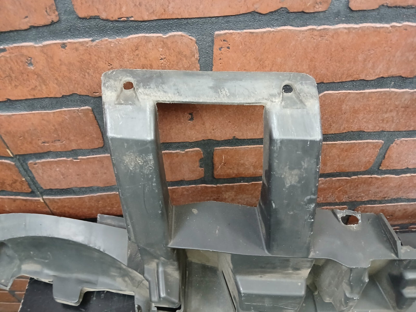 2012 Dodge Charger Front Bumper Impact Energy Absorber Support Bracket